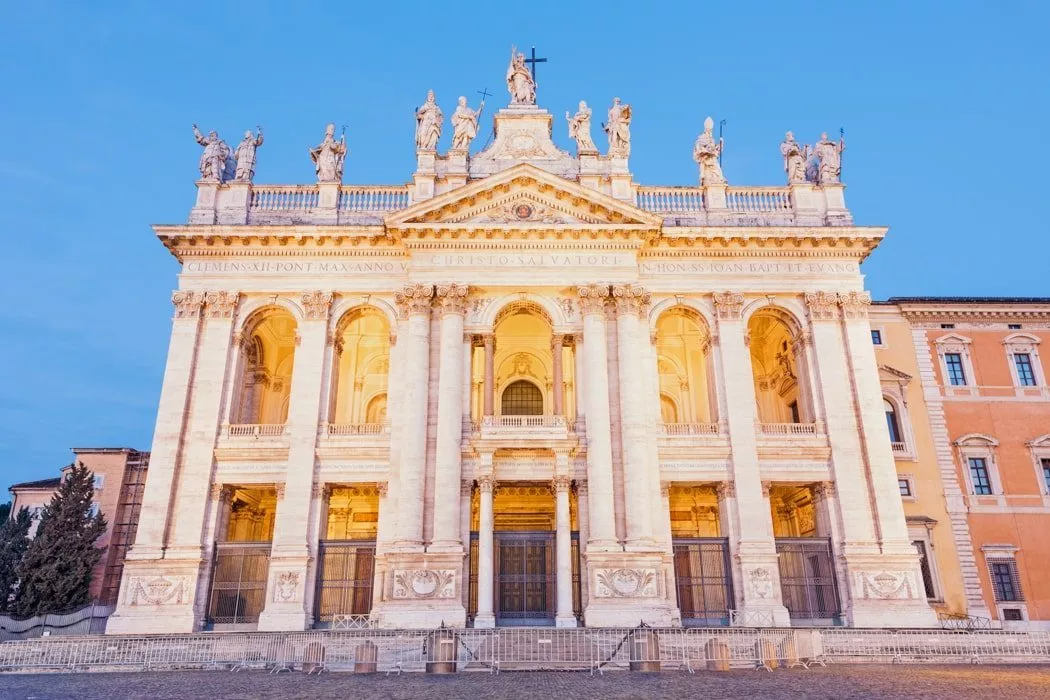With the Omnia Card you can visit the four major pilgrim churches, like San Giovanni in Laterano.